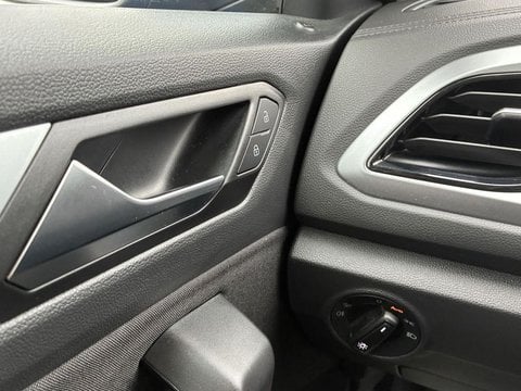 Voitures D'occasion À Lescar | Volkswagen T-Roc 1.0 Tsi 116 Start/Stop Bvm6 Vw Edition 5P