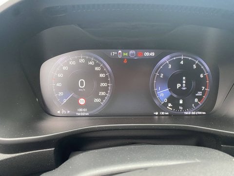 Voitures D'occasion À Labège | Volvo Xc40 B3 163 Ch Dct7 Momentum Business 5P