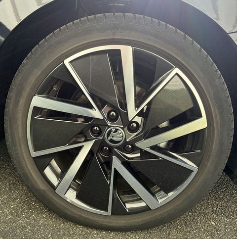 Voitures D'occasion À Lescar | Škoda Octavia Break Combi 2.0 Tdi 150 Ch Scr Dsg7 Sportline 5P