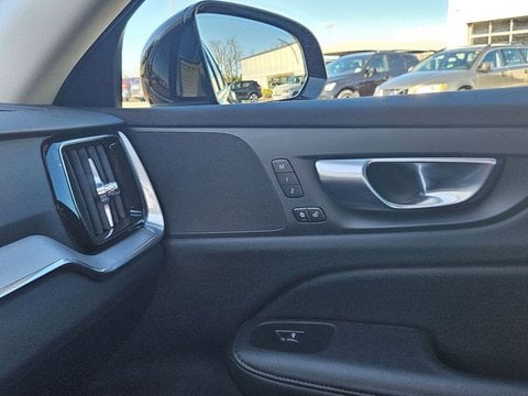 Voitures D'occasion À Saint Avit | Volvo V60 B4 197 Ch Dct7 Plus Style Dark 4P
