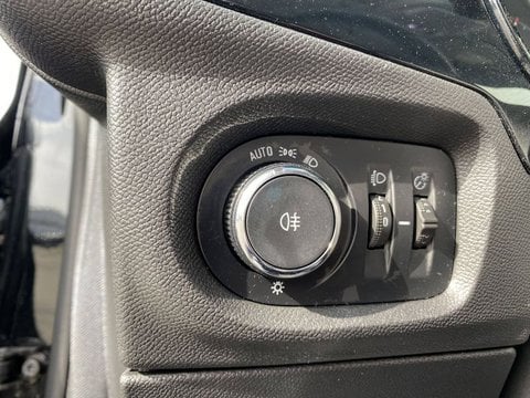 Voitures D'occasion À Toulouse | Opel Corsa 1.2 75 Ch Bvm5 Elegance Business 5P