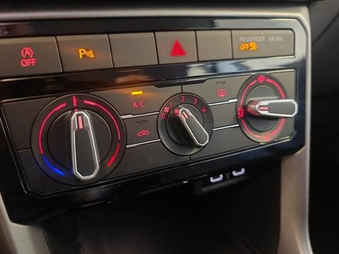 Voitures D'occasion À Villaines Sous Bois | Volkswagen T-Cross 1.0 Tsi 110Ch Lounge Gris Limestone