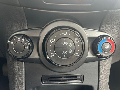 Voitures D'occasion À Bretigny Sur Orge | Ford Fiesta 1.25 82Ch Edition 5P