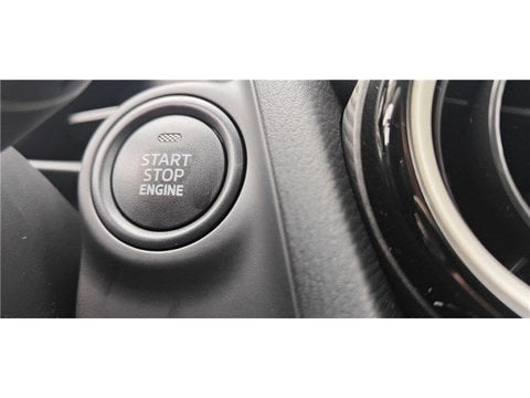 Voitures Neuves Stock Mazda Mazda2 1.5L E-Skyactiv G M Hybrid 90Ch À La Roche Sur Yon