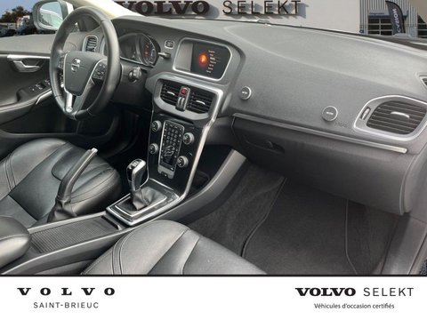 Voitures Occasion Volvo V40 T2 122Ch Signature Edition À Saint-Brieuc