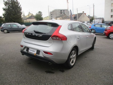 Voitures Occasion Volvo V40 D3 150Ch Start&Stop Momentum Business À Domalain