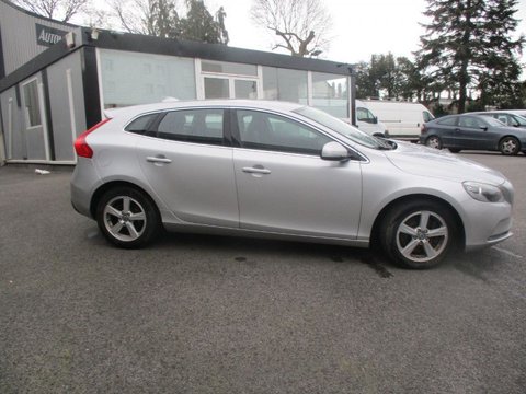 Voitures Occasion Volvo V40 D3 150Ch Start&Stop Momentum Business À Domalain