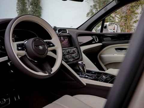 Voitures Occasion Bentley Bentayga Ewb 4.0 V8 Azure 550Ch À Monaco