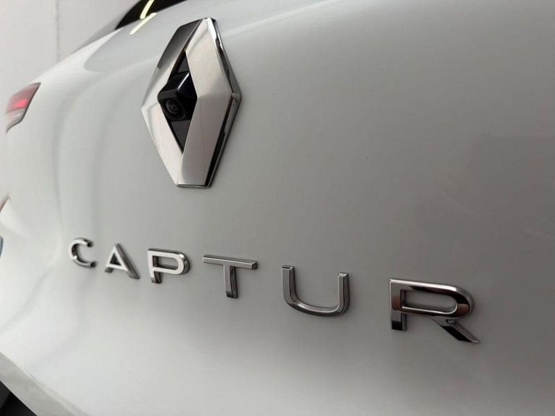 Renault Captur E-Tech 145 - 21 R.S. Line 2022 — photo 27