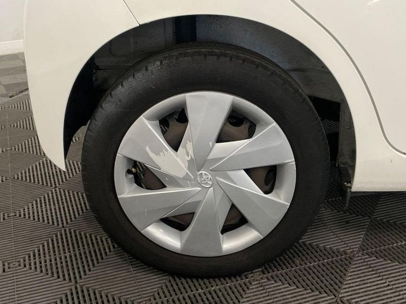 Toyota Aygo 1.0 VVT-i x-wave 3 2017 — photo 29