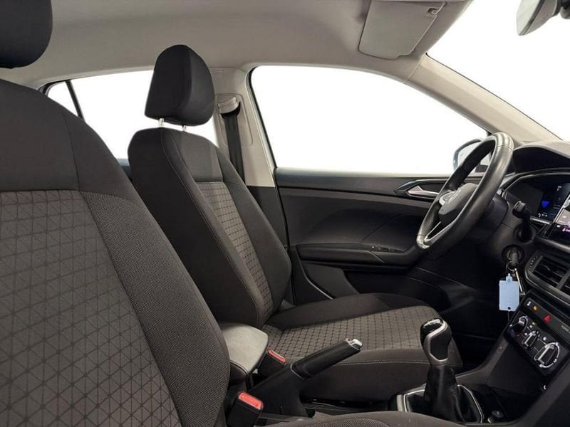 Volkswagen T-Cross 1.0 TSI 95 Start/Stop BVM5 Life Plus 2023 — photo 13
