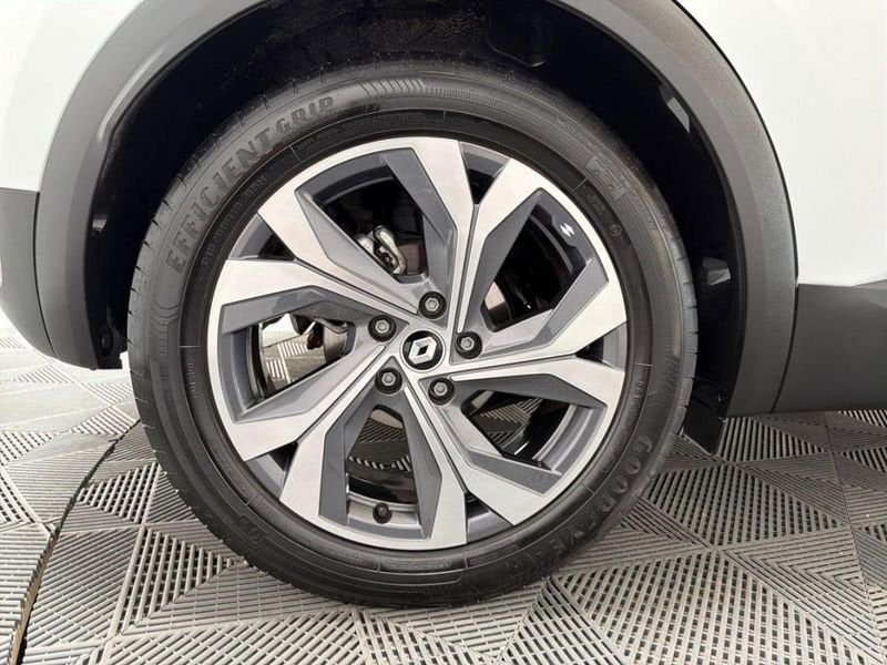 Renault Captur E-Tech 145 - 21 R.S. Line 2022 — photo 28